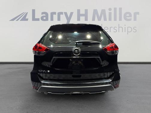 Magnetic Black 2019 Nissan Rogue S