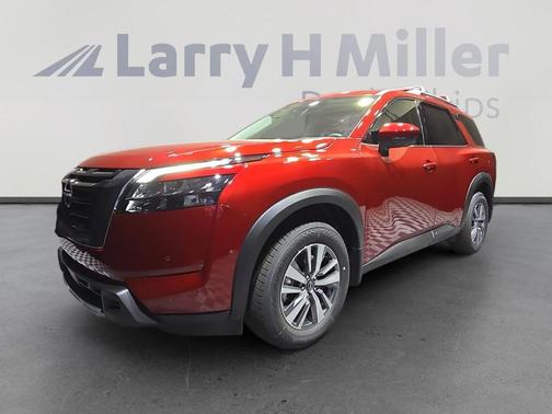 2025 Nissan Pathfinder SL