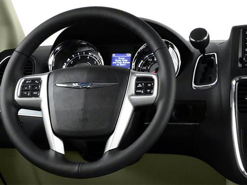 2013 Chrysler Town & Country Touring