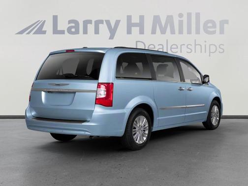 2013 Chrysler Town & Country Touring