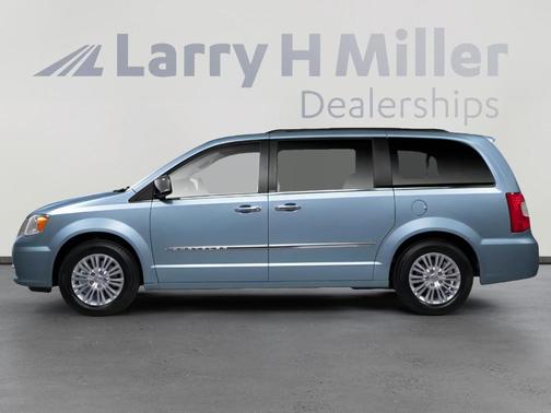 2013 Chrysler Town & Country Touring