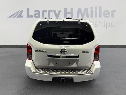 2011 Nissan Pathfinder Silver