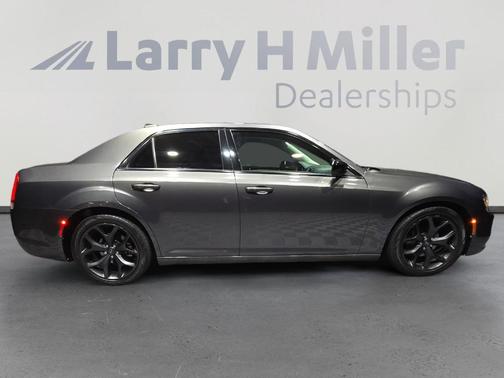 2020 Chrysler 300 Touring