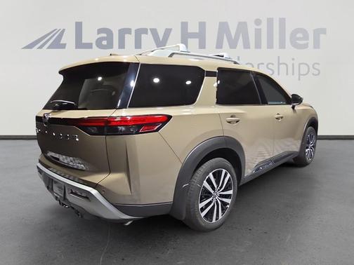 2025 Nissan Pathfinder Platinum