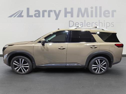 2025 Nissan Pathfinder Platinum