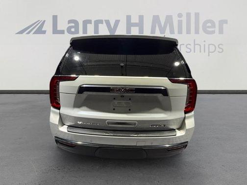 White Frost Tri-Coat 2021 GMC Yukon AT4