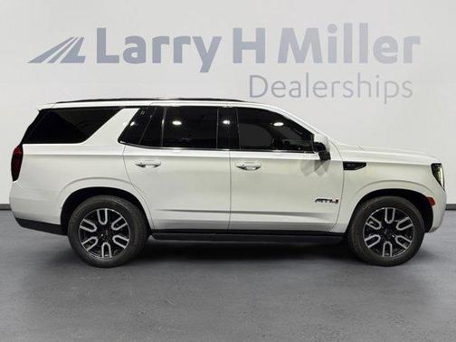 White Frost Tri-Coat 2021 GMC Yukon AT4