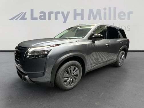 2025 Nissan Pathfinder S