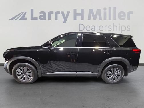 2025 Nissan Pathfinder S