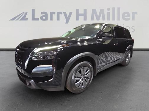 2025 Nissan Pathfinder S
