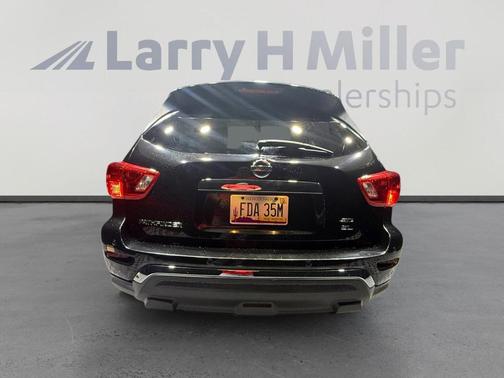 2020 Nissan Pathfinder SL