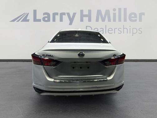 Brilliant Silver Metallic 2022 Nissan Altima 2.5 SV
