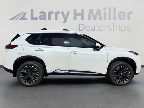 Everest White P 2025 Nissan Rogue Platinum