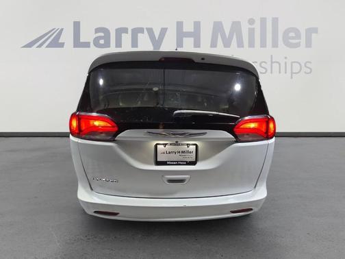 2020 Chrysler Voyager LXI