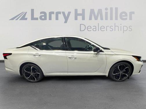 2025 Nissan Altima SR