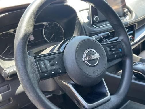 Brilliant Silver Metallic 2022 Nissan Rogue SV