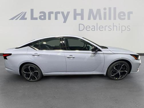 2025 Nissan Altima SR