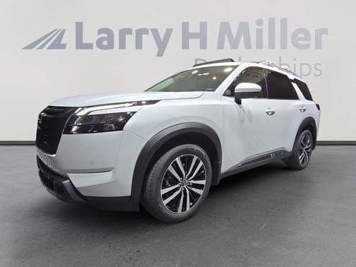 2025 Nissan Pathfinder Platinum
