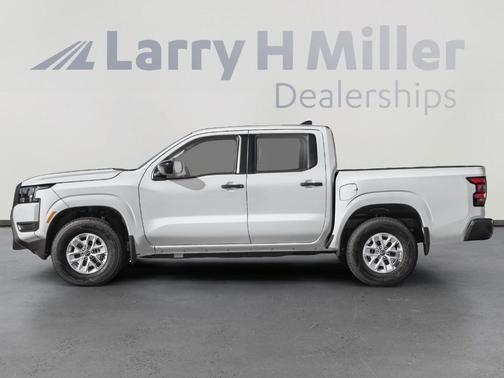 Green 2026 Nissan Frontier SV