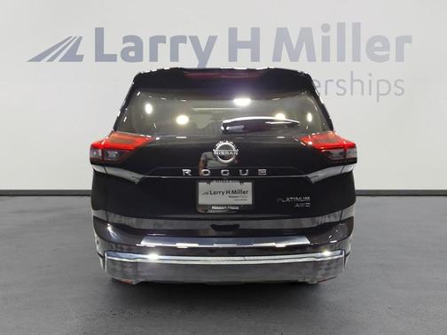 2025 Nissan Rogue Platinum