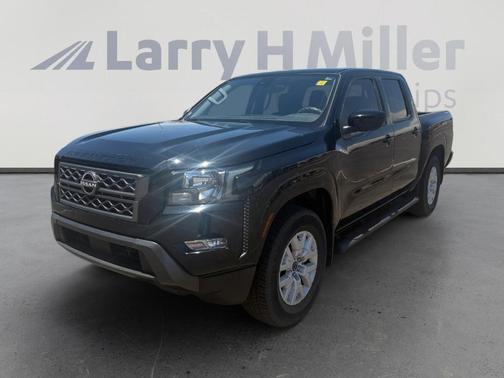 Black 2023 Nissan Frontier SV