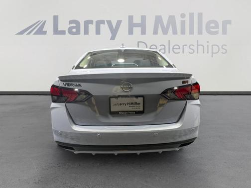 2025 Nissan Versa 1.6 SR