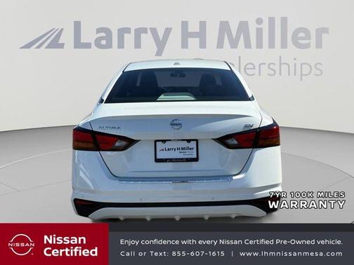 White 2022 Nissan Altima 2.5 SV