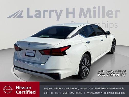 White 2022 Nissan Altima 2.5 SV