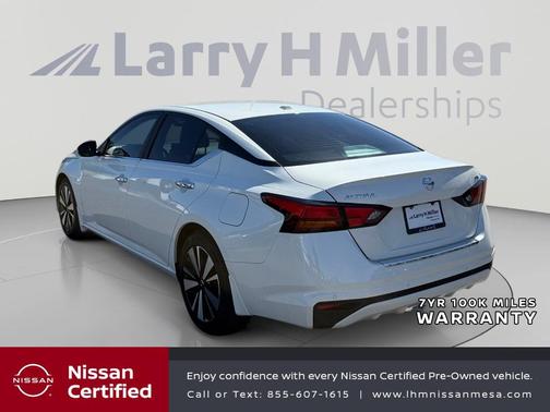 White 2022 Nissan Altima 2.5 SV