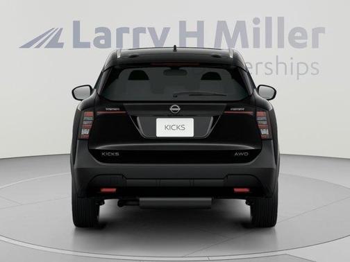 Super Black 2027 Nissan Kicks SV