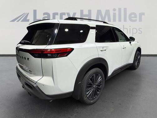 Everest White P 2026 Nissan Pathfinder SL