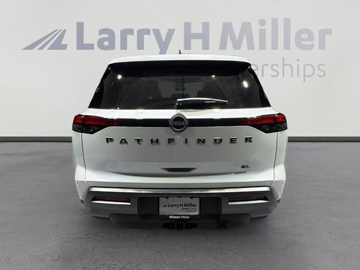 Everest White P 2026 Nissan Pathfinder SL