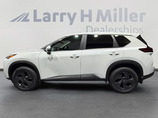 Everest White P 2026 Nissan Rogue SV