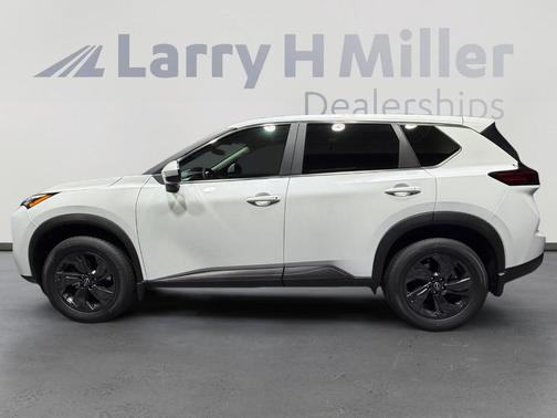 Everest White P 2026 Nissan Rogue SV