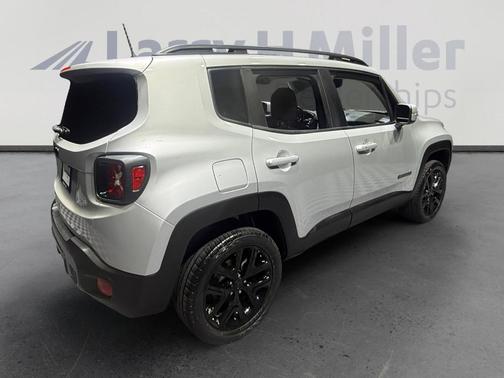 Glacier Metallic 2018 Jeep Renegade Altitude