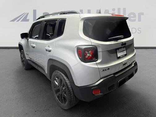 Glacier Metallic 2018 Jeep Renegade Altitude