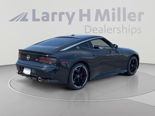 Black (P) 2027 Nissan Z Performance