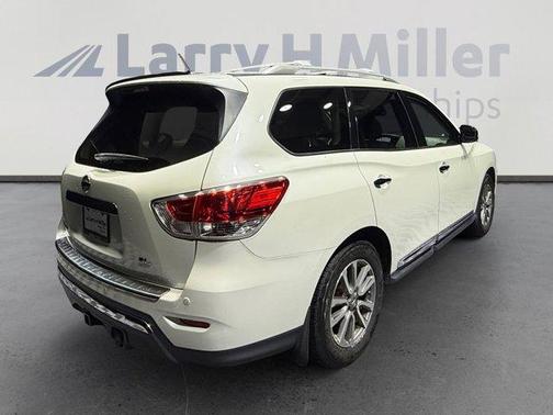 2016 Nissan Pathfinder SL