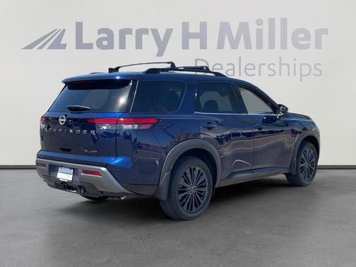 Deep Ocean Blue 2026 Nissan Pathfinder SL