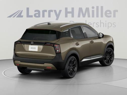 Canyon Bronze Metallic 2027 Nissan Kicks SR