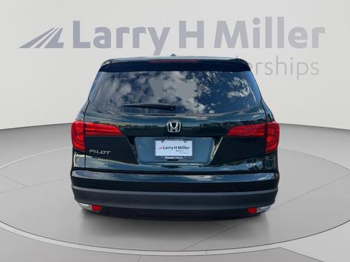 Black Forest Pearl 2018 Honda Pilot EX