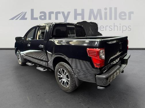 Black 2021 Nissan Titan SV