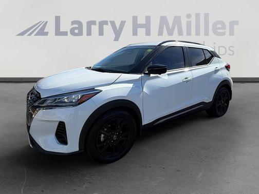 2023 Nissan Kicks SR