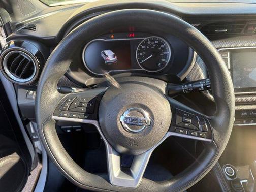 Aspen White 2019 Nissan Kicks SV