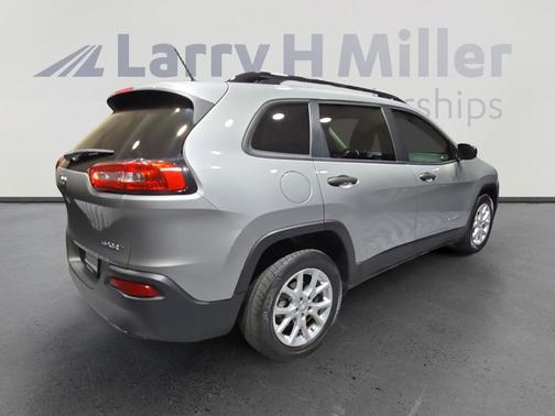 2017 Jeep Cherokee Sport