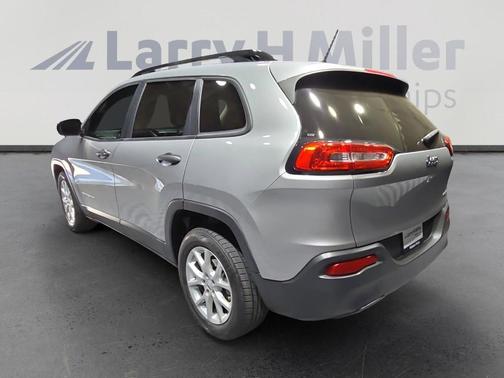 2017 Jeep Cherokee Sport