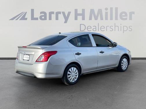 Brilliant Silver 2017 Nissan Versa 1.6 S+