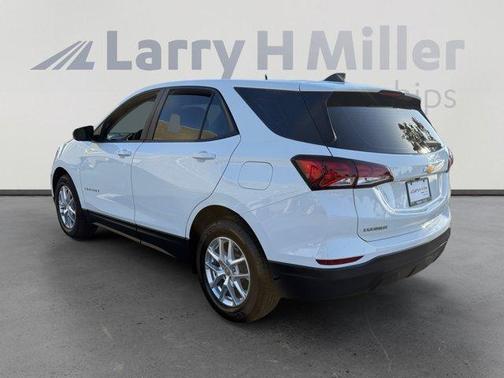 Summit White 2022 Chevrolet Equinox LS