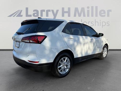 Summit White 2022 Chevrolet Equinox LS