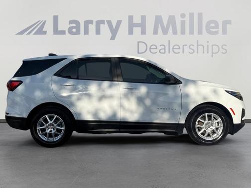 Summit White 2022 Chevrolet Equinox LS
